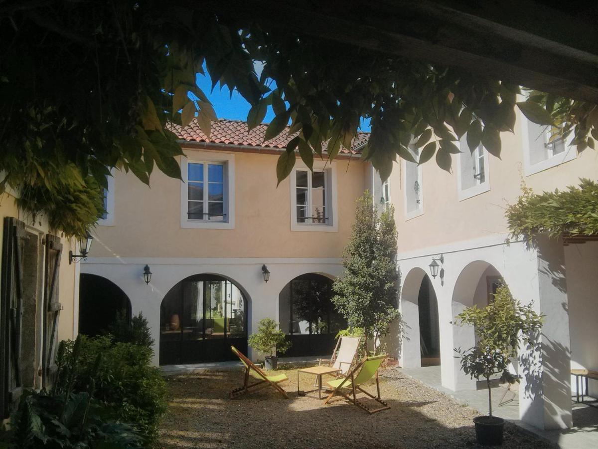 Garlin De L'Autre Cote Bed & Breakfast エクステリア 写真