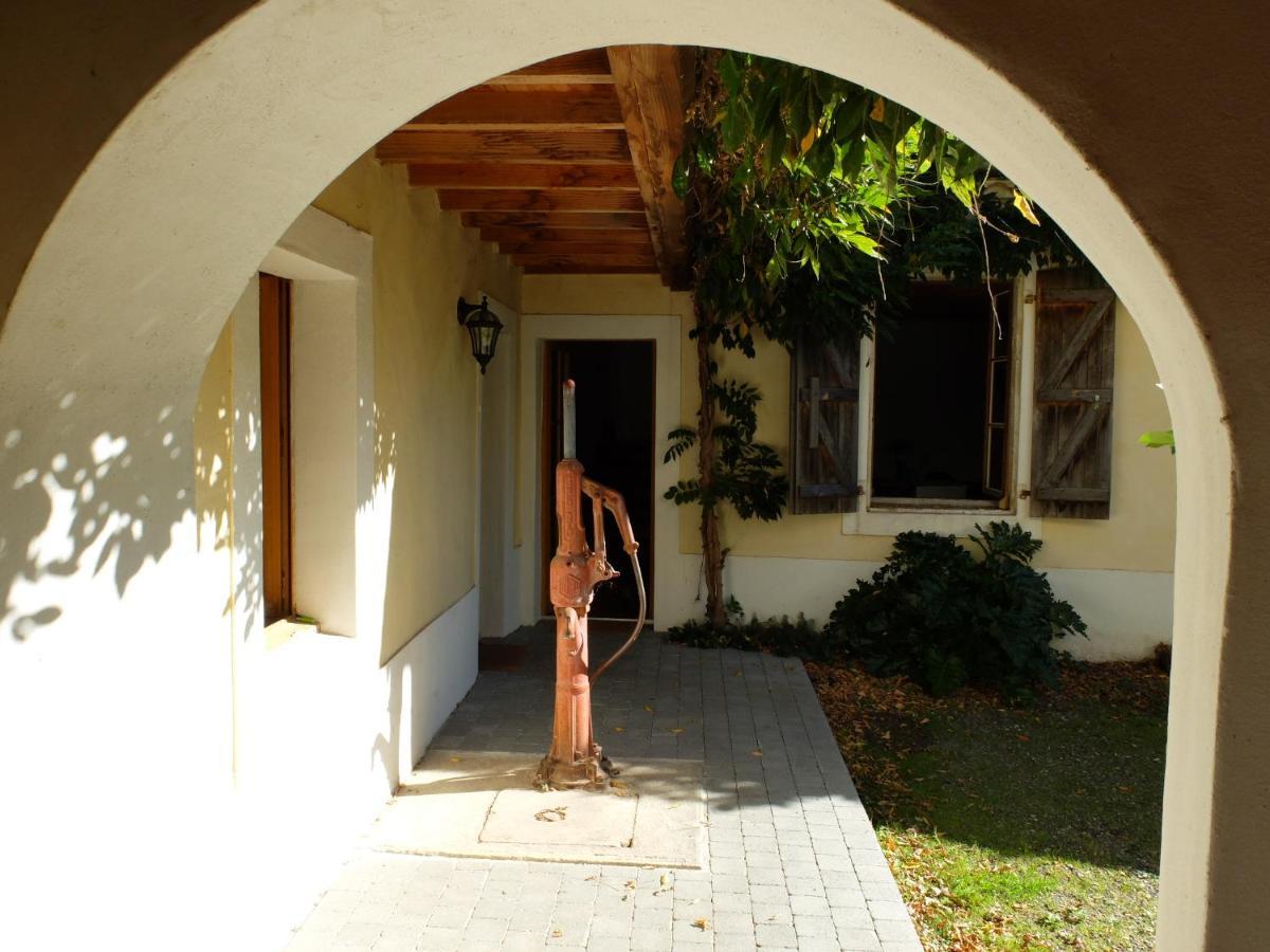 Garlin De L'Autre Cote Bed & Breakfast エクステリア 写真