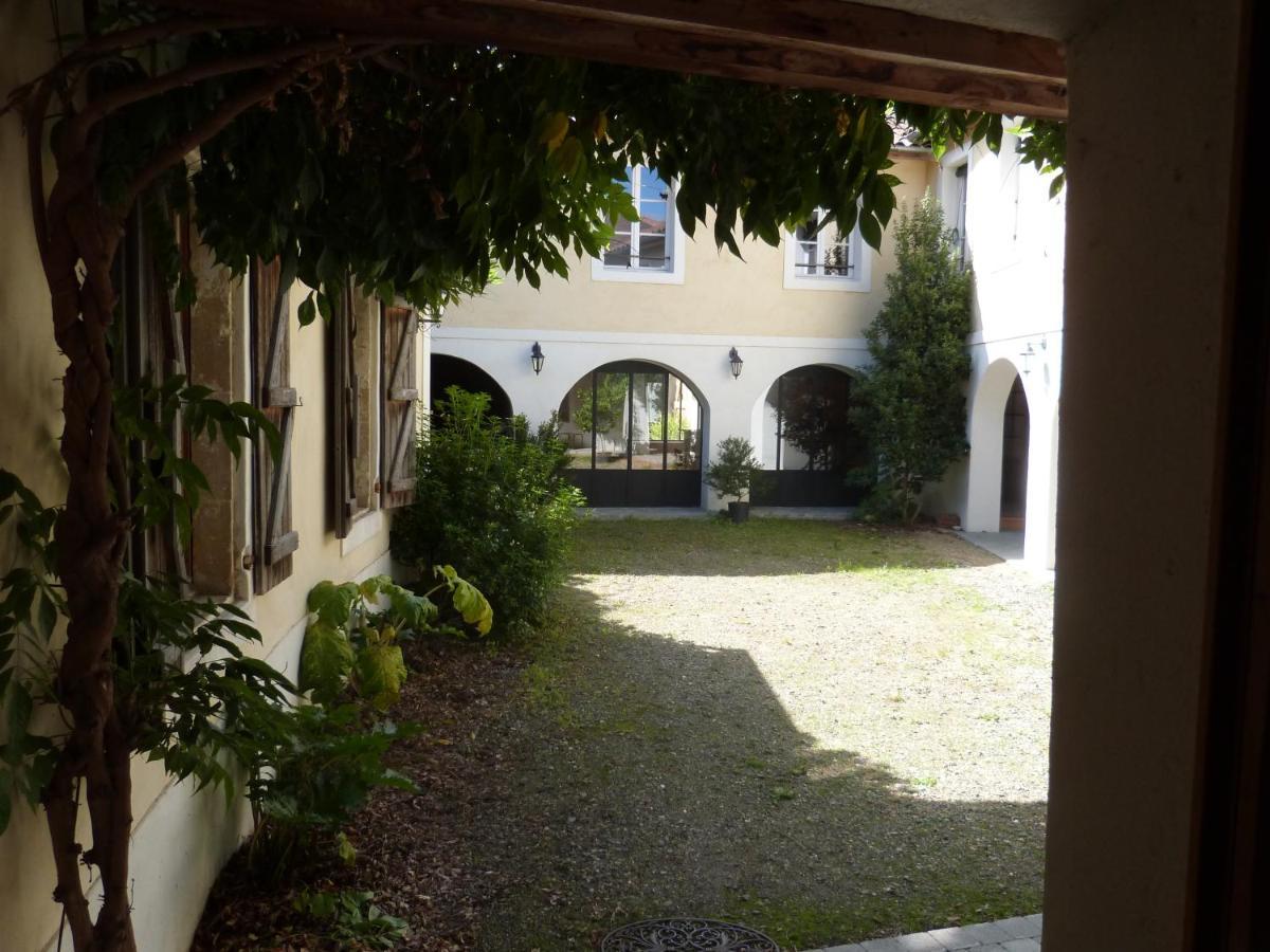 Garlin De L'Autre Cote Bed & Breakfast エクステリア 写真