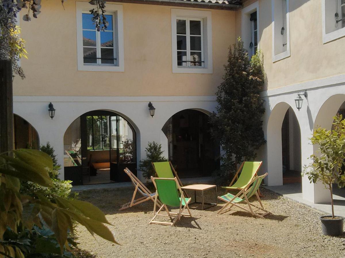 Garlin De L'Autre Cote Bed & Breakfast エクステリア 写真