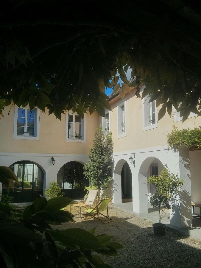 Garlin De L'Autre Cote Bed & Breakfast エクステリア 写真
