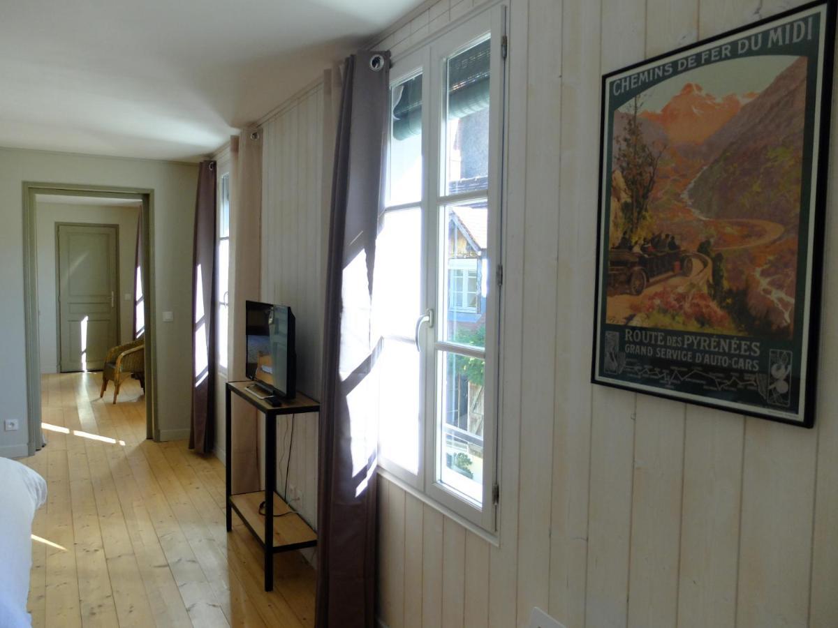 Garlin De L'Autre Cote Bed & Breakfast エクステリア 写真