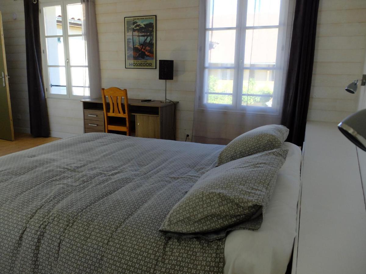 Garlin De L'Autre Cote Bed & Breakfast エクステリア 写真